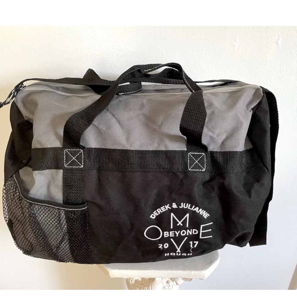 Derek and & Julianne Hough MOVE BEYOND Dance with the Stars Zippered Gym Bag